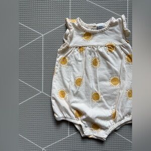 Old Navy|Baby girl boho sun print neutral sleeveless bubble romper,size 3-6M•••